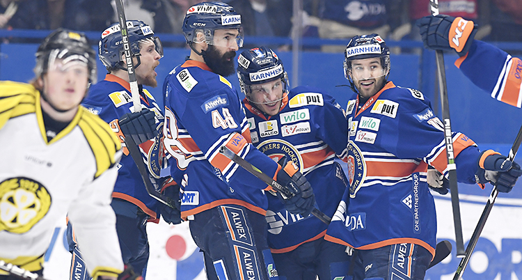 Växjös spelare jublar