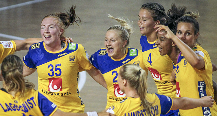 Spelarna jublar över segern