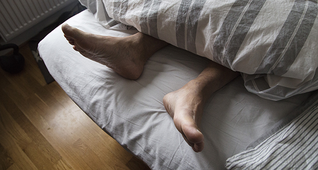 En man som sover.