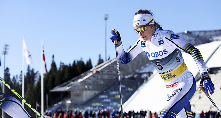 Ebba Andersson i loppet i Holmenkollen