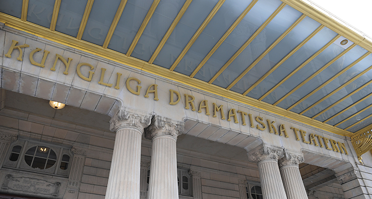 Ingången till Dramaten
