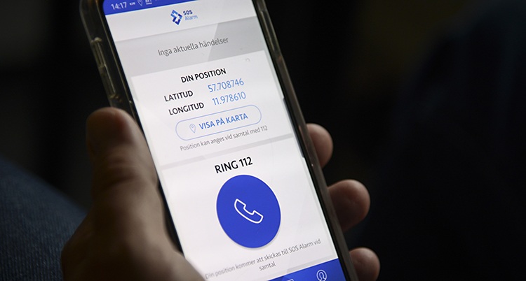 SOS nya knapp för att ringa 112 i appen syns på en mobilskärm.