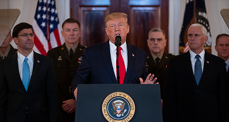 Donald Trump i talarstolen.