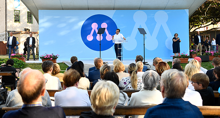Ulf Kristersson håller ett tal under Almedalsveckan på Gotland.