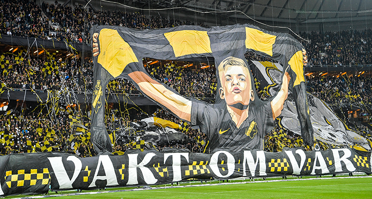 En banderoll med hyllning till klubben AIK.