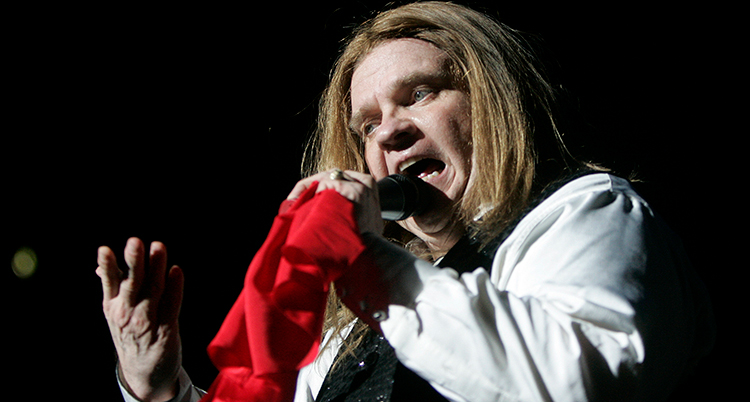 Meat Loaf sjunger.