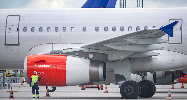Ett flygplan på marken.