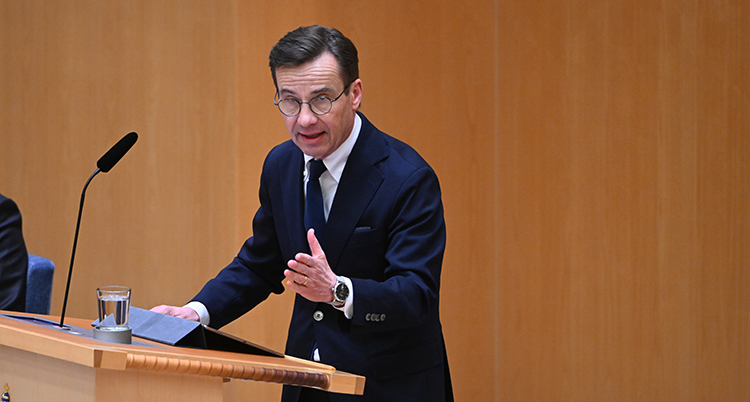 Ulf Kristersson i talarstolen.