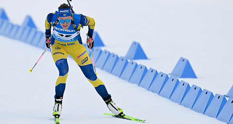 Hanna på väg mot mål.
