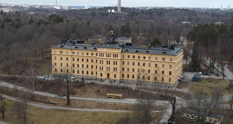 flygfoto på en ståtlig byggnad.
