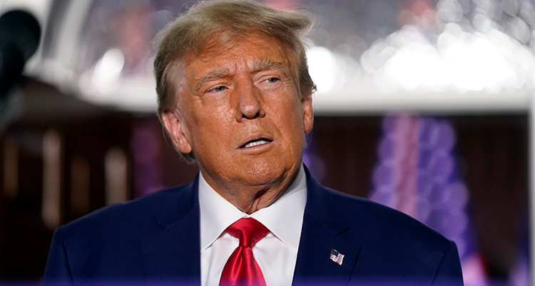 Donald Trump i kostym.