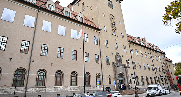 Ett stort hus, Stockholms tingsrätt.