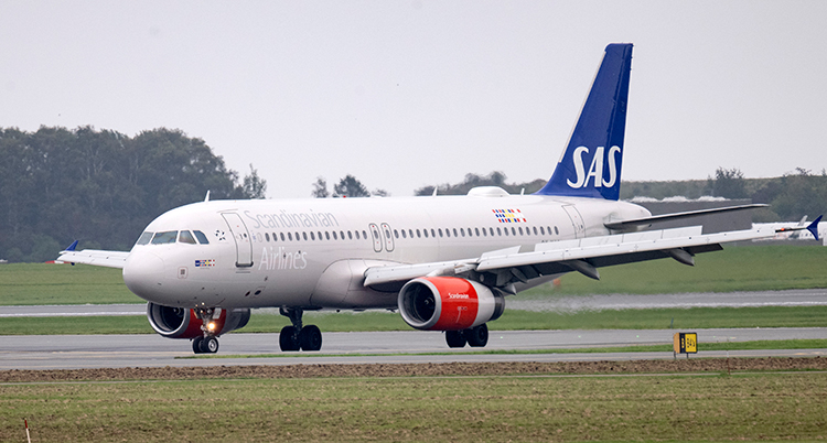 Ett flygplan på marken.