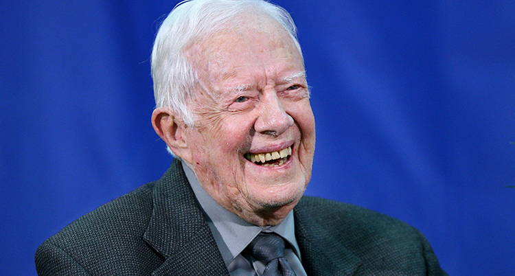 Jimmy Carter ser glad ut.