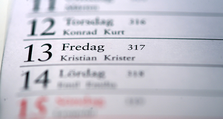 En almanacka där man ser fredag den 13e.