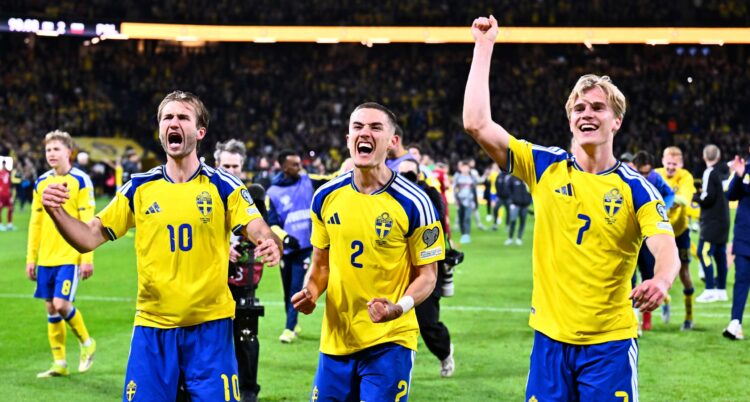 De är glada efter en match.
