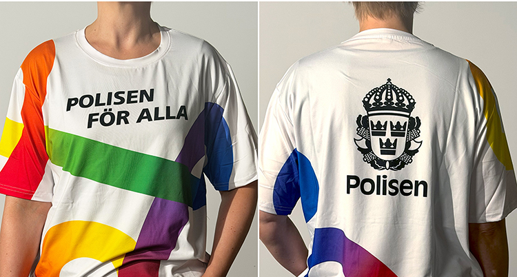 Två bilder där en person har tröjan. Personen visar framsidan och baksidan.